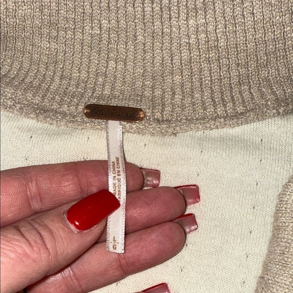 Free People Stylish Beige and Brown Button-Up Cardigan - Picture 4 of 9